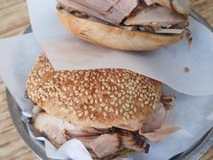 烧饼夹肘子肉-老四烧饼铺(丽源路店)