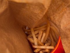 -麦当劳(深圳北站B2检票口楼上)