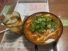 -肥汁米蘭香港米线(定西路店)