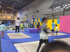 -超时空蹦床团建·VR潮玩运动娱乐·生日派对游乐园(金桥店)
