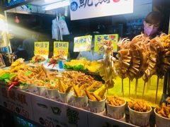 -六合夜市