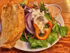 -Chom Cafe and Restaurant