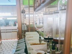 -洪氏嗨捞·广东猪肚鸡·椰子鸡火锅(西咸万象城店)
