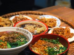 -爆炸头阿姨小四川正宗川味小吃(无任何分店)