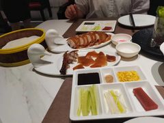 -皇城根·鲁菜济南菜·吊炉烤鸭·炒鸡鱼头(济南旗舰店)