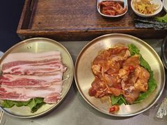 -围炉肉舍•炭烤活鳗•丹东海鲜烤肉(步行街店)