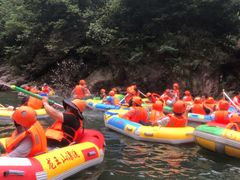 -安吉龙王山峡谷漂流