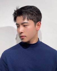 -变画·发型STUDIO