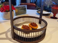 一口鲍鱼酥-三号黄浦会Canton Table