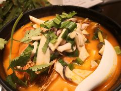 酸辣冬阴功海鲜汤檬粉-美奈小馆·东南亚菜(福田星河COCO Park店)