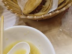 -闫家驴肉老店(华电一校店)