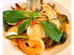 -Chom Cafe and Restaurant