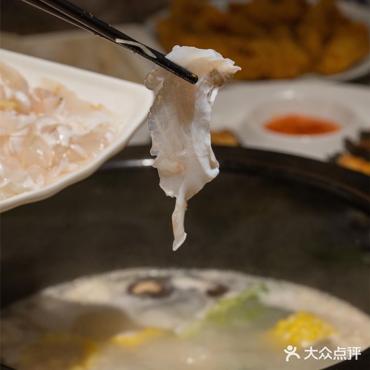 男朋友在火锅店给我煮粥，好感动🥲