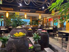 大堂-龙泉人椰子鸡.糟粕醋.海南菜(三亚旗舰店)