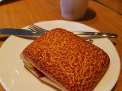 -星巴克臻选(莘庄仲盛店)