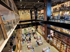 -半山书局(新世纪商城店)