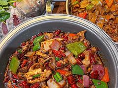 -老滇山寨•云南特色菜•地方菜•民族风情歌舞表演(金碧店)