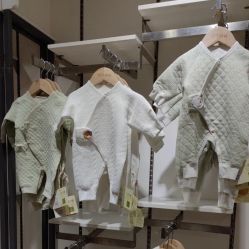 -孩子王(奥克斯广场店)