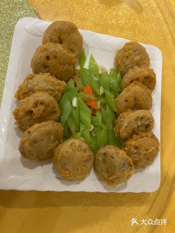 地道本地菜味道超出期望  偶尔试试这酒店的茶餐厅