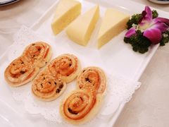 花卷拼小米糕-纳福苑(亮庆餐饮分店)