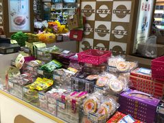 零售区-采芝斋(延安路店)