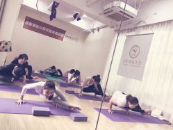 -亚太瑜伽普拉提学院