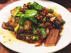 大蒜辣椒炒腊肉-谭记老字号跳跳蛙·香辣蟹.专注二十年(滨江店)