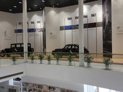 -杭州中沃沃尔沃4S店(滨江区店)