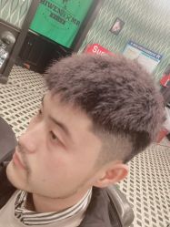-海文先生国潮烫染男士理发馆