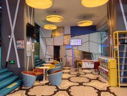 -反弹蹦床公园·亲子乐园·团建·派对(尚品奥莱店)