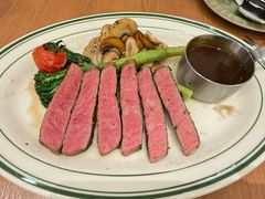 煎澳洲谷饲牛排配黑胡椒酱-池奈·咖喱蛋包饭(熙地港店)