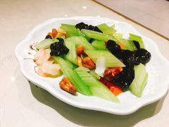 腰果西芹炒百合-红樱桃·新派辽菜(北行店)