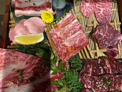 -山川小町·极番烧肉(新地假日广场店)