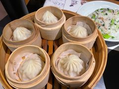 鸡汁鲜肉小笼汤包-南小馆(迪士尼小镇店)