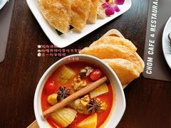 -Chom Cafe and Restaurant