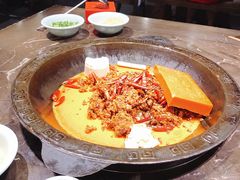 -红九格老火锅(三峡广场店)
