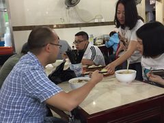 -老西白点心店