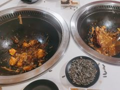 -哈尔滨烧烤·山河村铁锅炖(交大店)