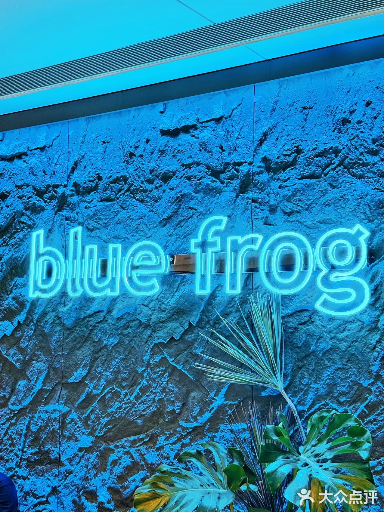 国贸新发现！能看大裤衩的烘焙店也太会了吧～