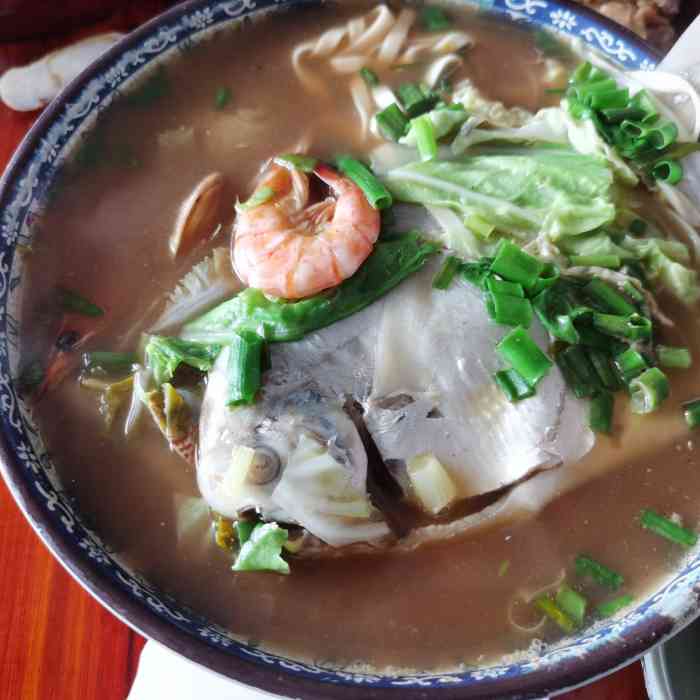 七里香面馆-"开在街边的一家小面馆,分量大,价廉物美.