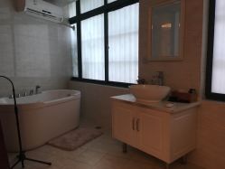 -悦芳庭美肤美体品牌集合店