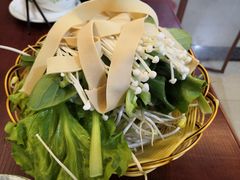 -武氏皖北网红三胖地锅鸡(桐城路店)
