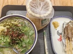 -云阿蛮云南生烫牛肉米线(奉贤路店)