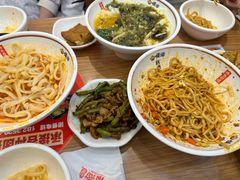 -顺溜·手工刀削面·黑金店(铜锣湾店)