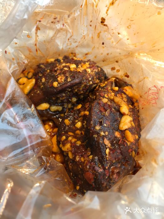 邓氏兔头麻辣兔头图片