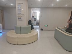 -上海大学附属上海和平眼科医院