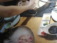 -洪氏嗨捞·广东猪肚鸡·椰子鸡火锅(西咸万象城店)