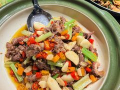 -费大厨辣椒炒肉(高铁吾悦广场店)