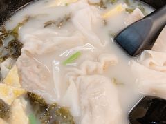 虾仁馄炖-永和豆浆•台北卤肉饭(山水大润发店)