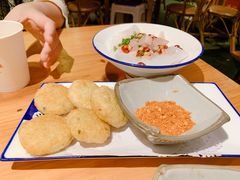 -野山舂·贵州现舂酸汤火锅(鸿通城店)